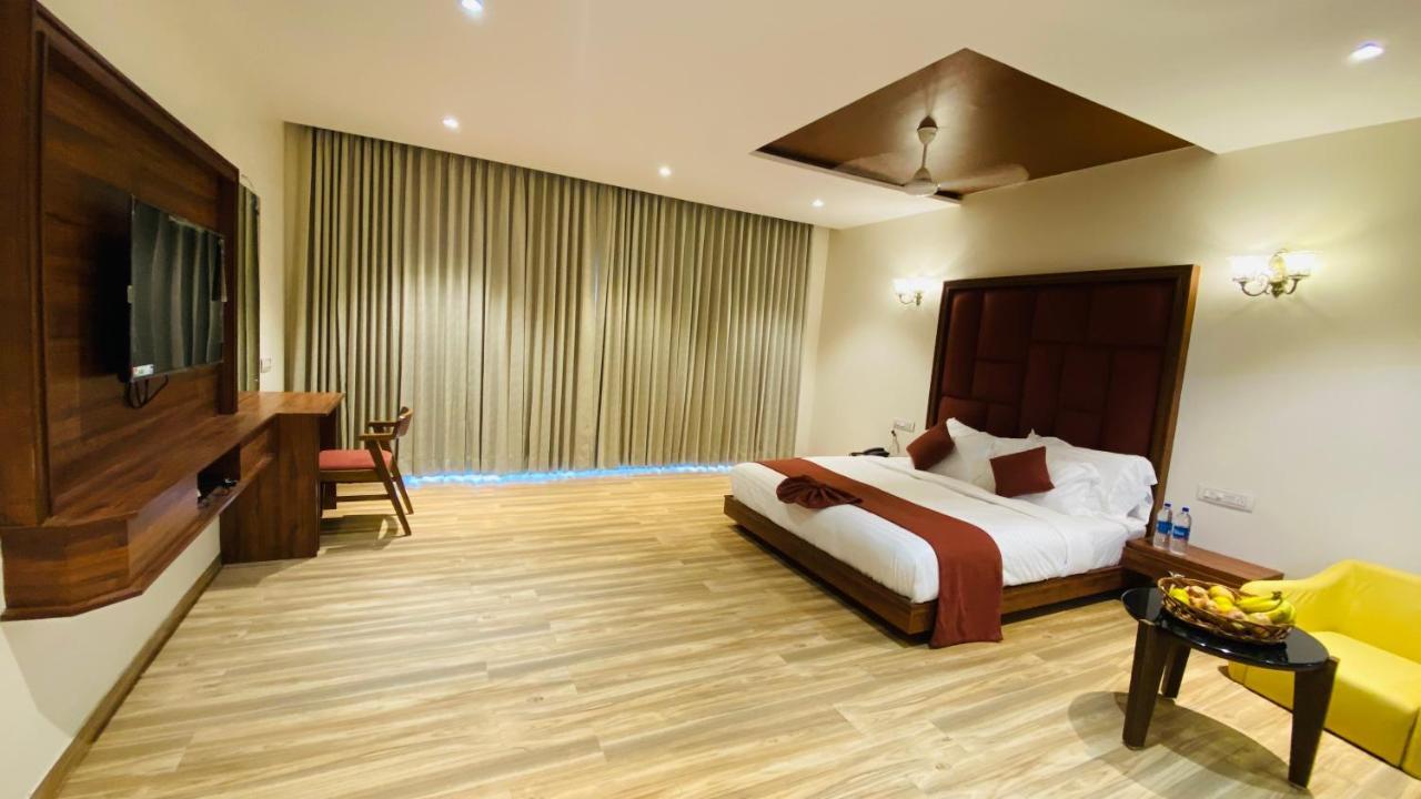 Krishna Riverside Resort Vasad Exteriör bild