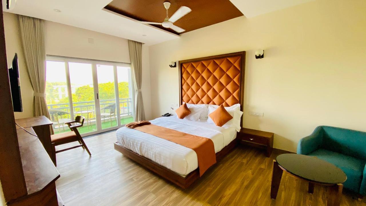 Krishna Riverside Resort Vasad Exteriör bild