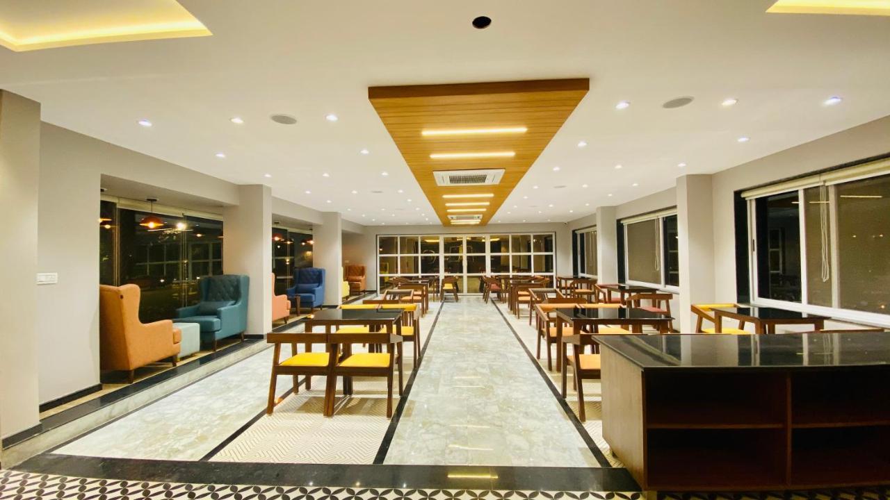 Krishna Riverside Resort Vasad Exteriör bild