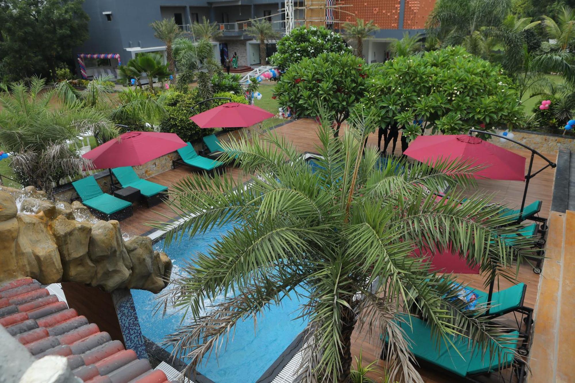 Krishna Riverside Resort Vasad Exteriör bild