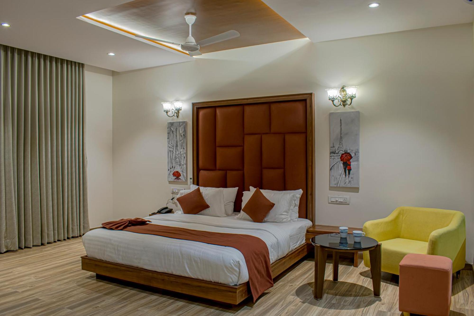 Krishna Riverside Resort Vasad Exteriör bild