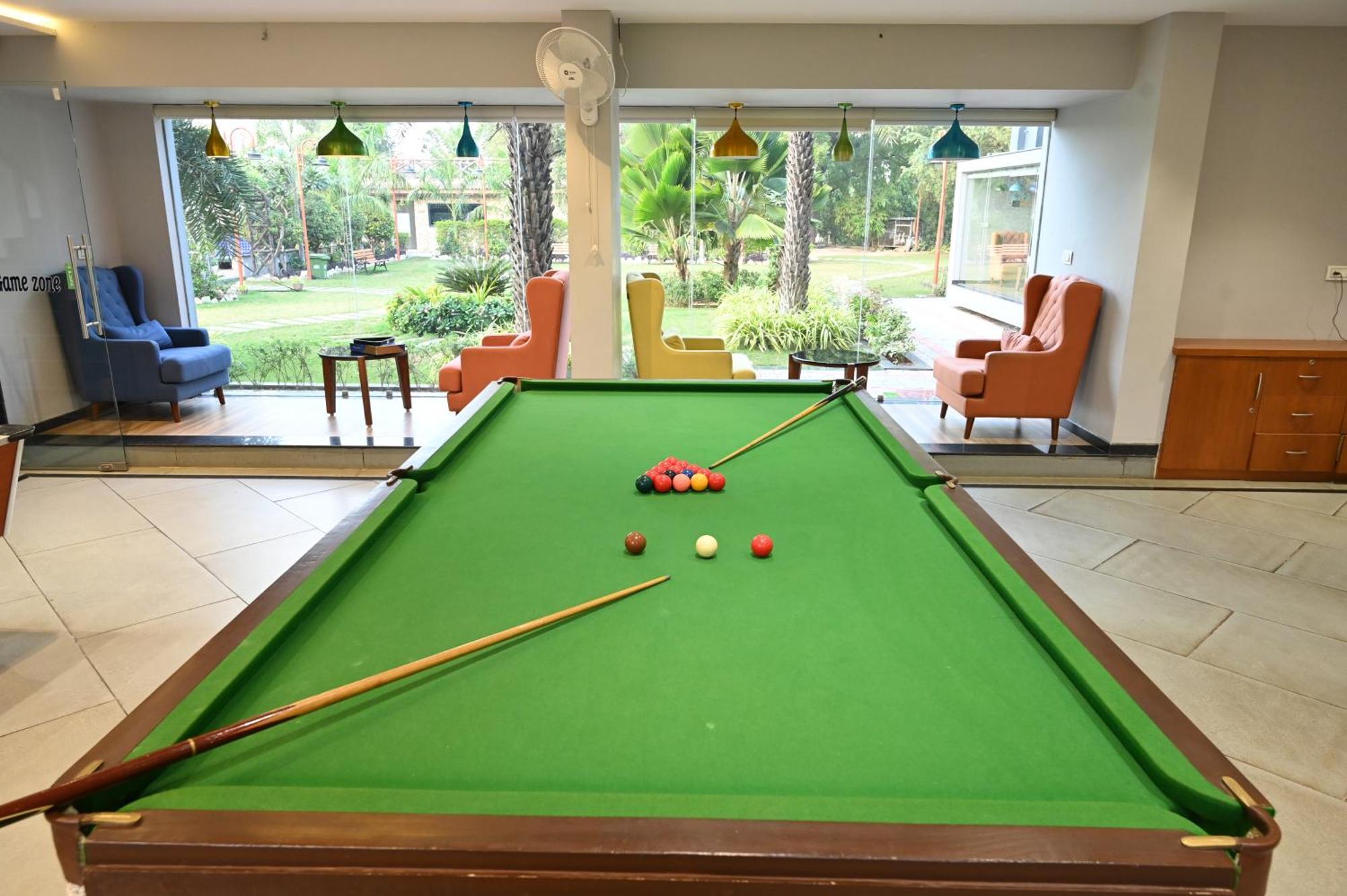 Krishna Riverside Resort Vasad Exteriör bild