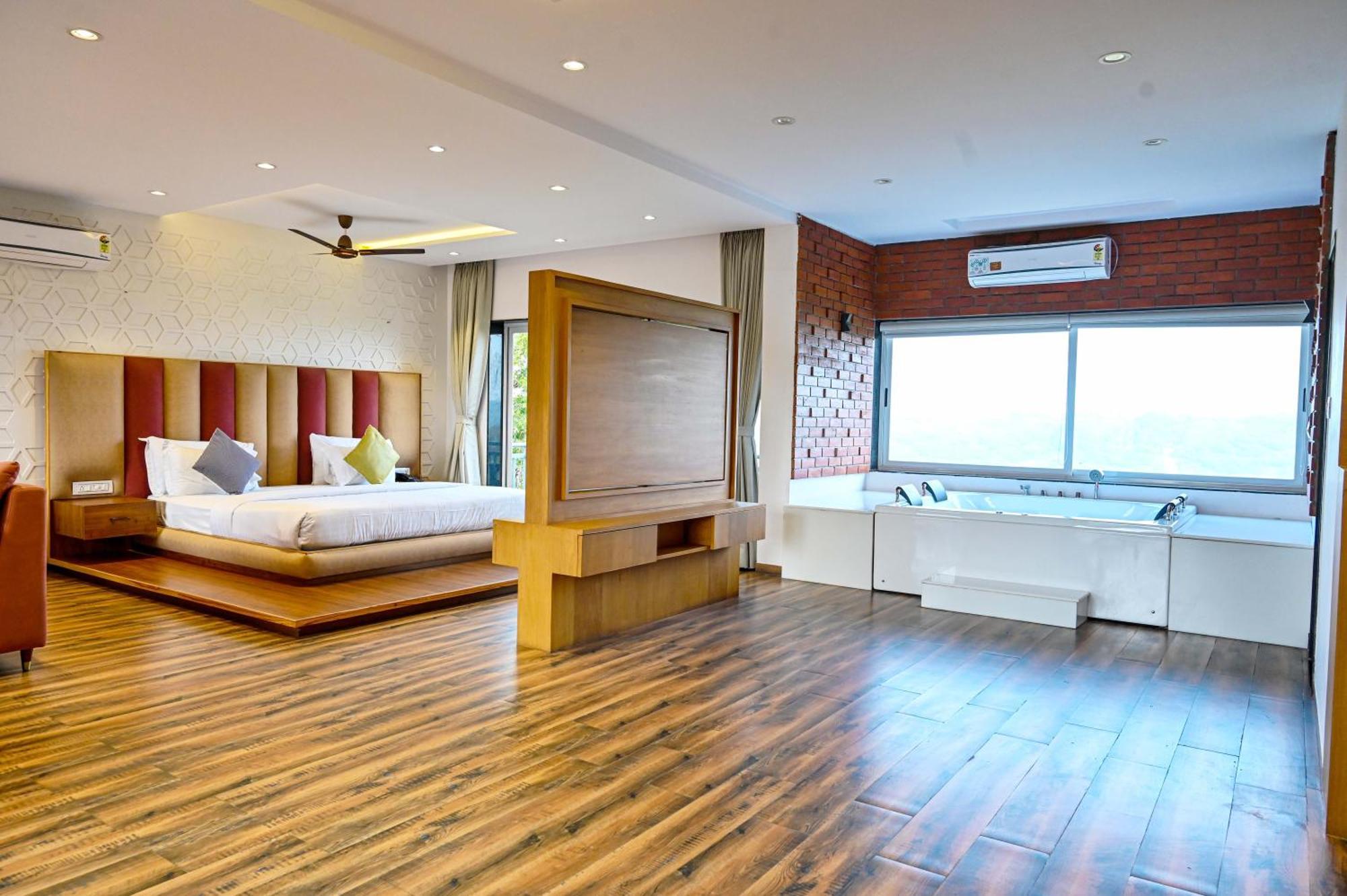 Krishna Riverside Resort Vasad Exteriör bild