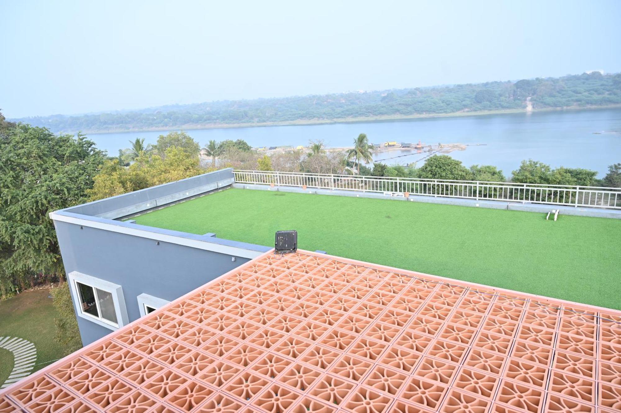 Krishna Riverside Resort Vasad Exteriör bild