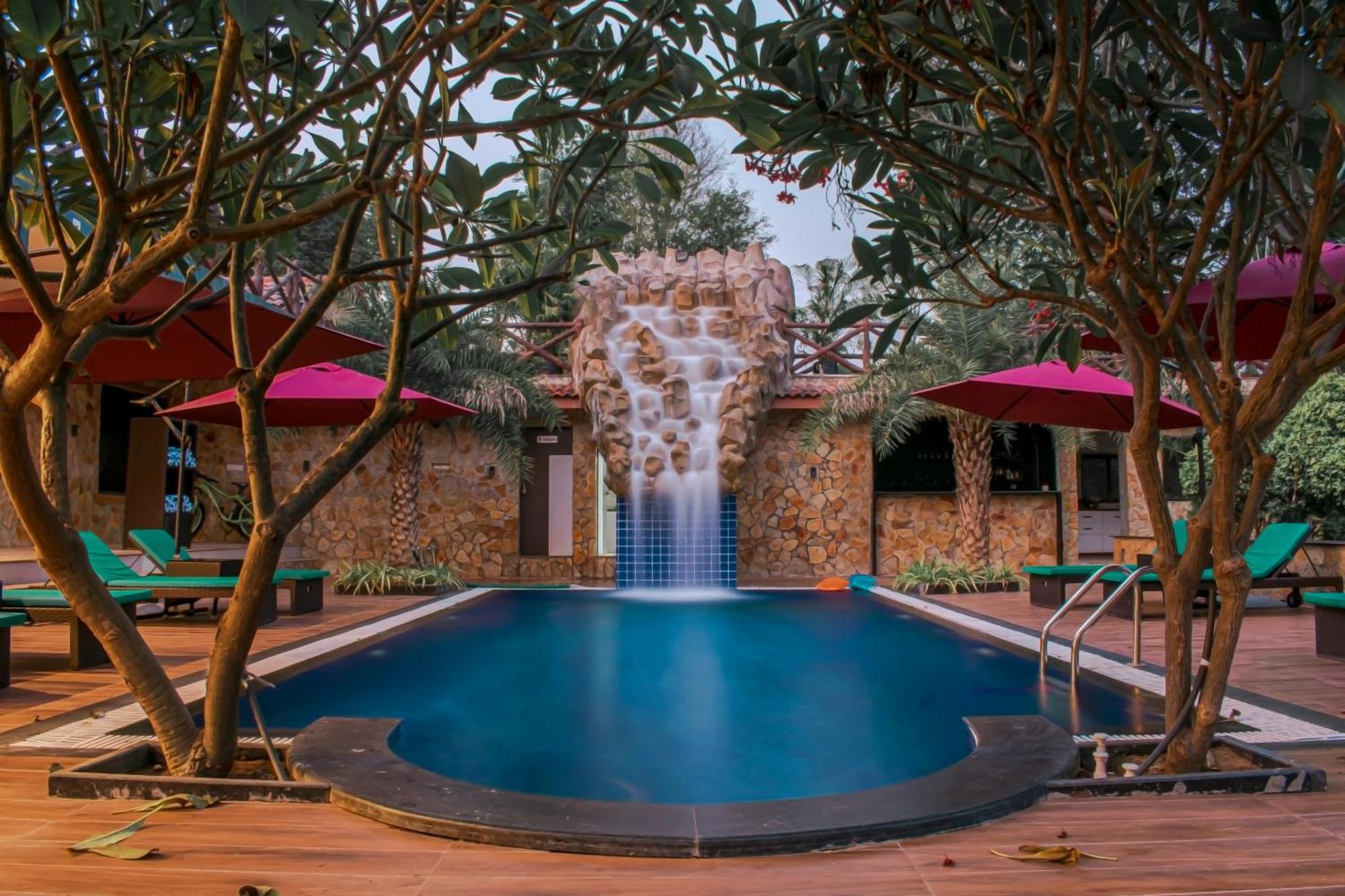 Krishna Riverside Resort Vasad Exteriör bild
