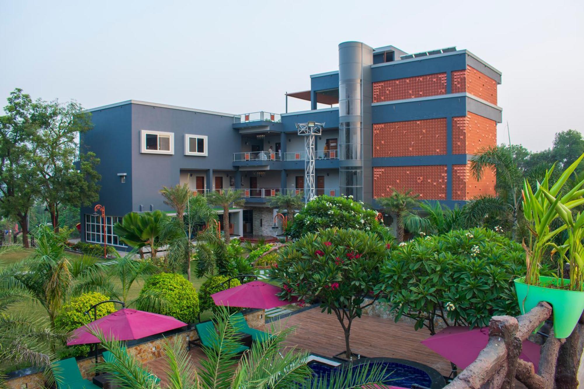 Krishna Riverside Resort Vasad Exteriör bild