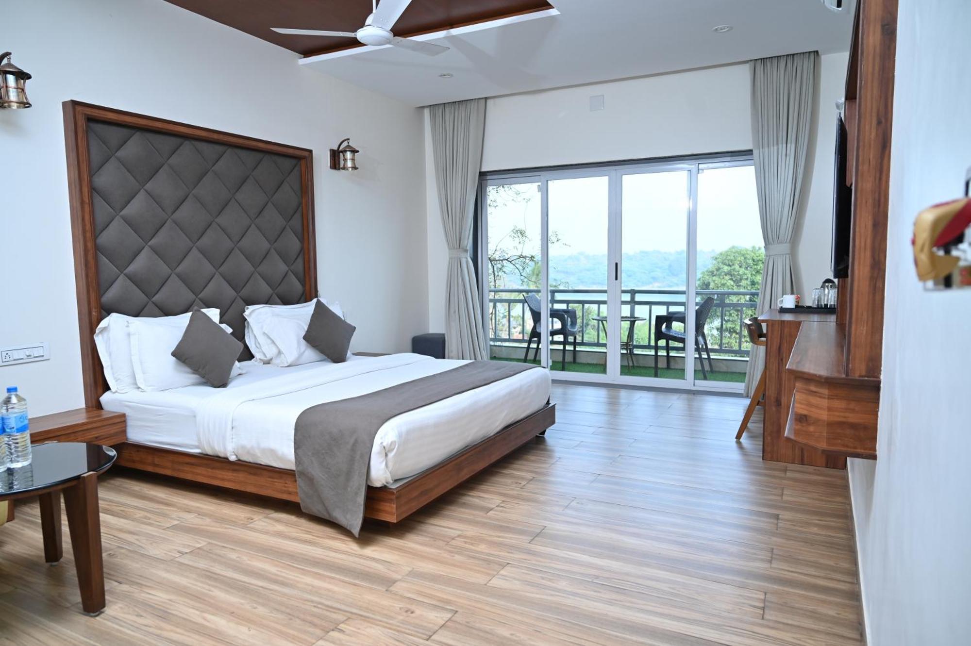 Krishna Riverside Resort Vasad Exteriör bild