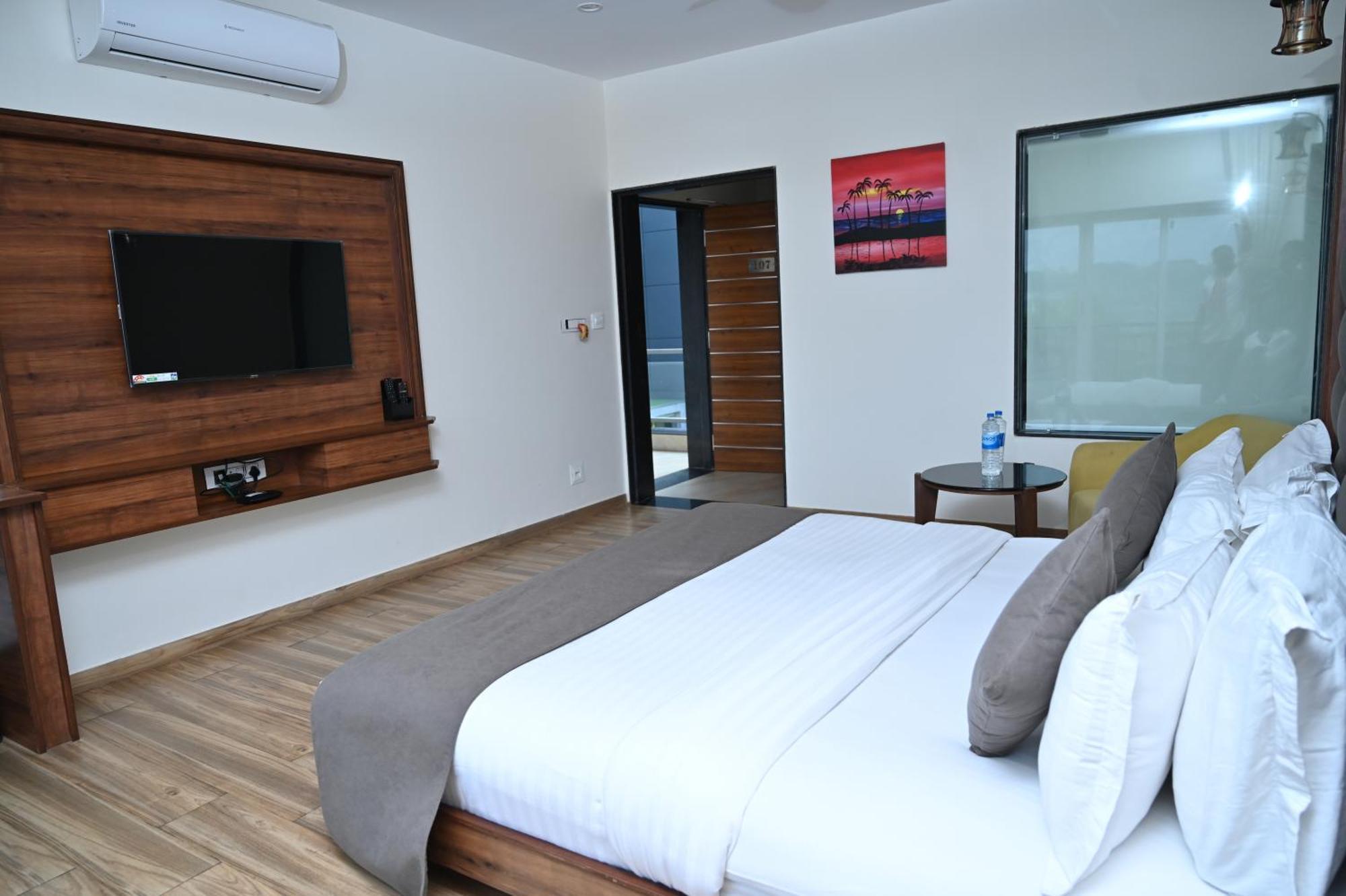 Krishna Riverside Resort Vasad Exteriör bild